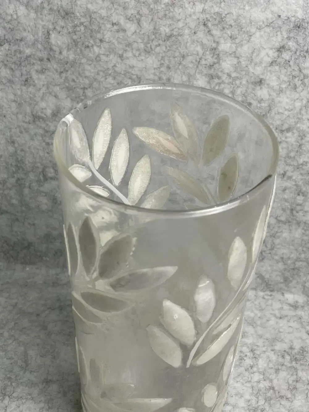 Unbranded clear glass